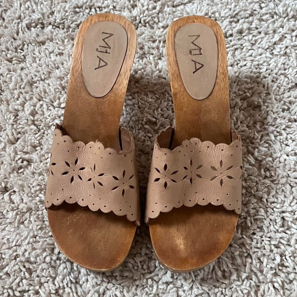 Women's Tan Mules